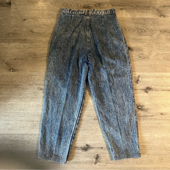 Vintage 80s Chic Acid Wash high-waisted pleated tapered leg denim mom jeans 6 - Picture 11 of 13